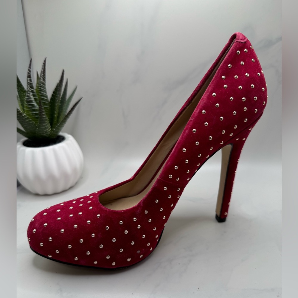 INC Red heels Perfect for the Holidays 5 1/2 - Picture 1 of 6